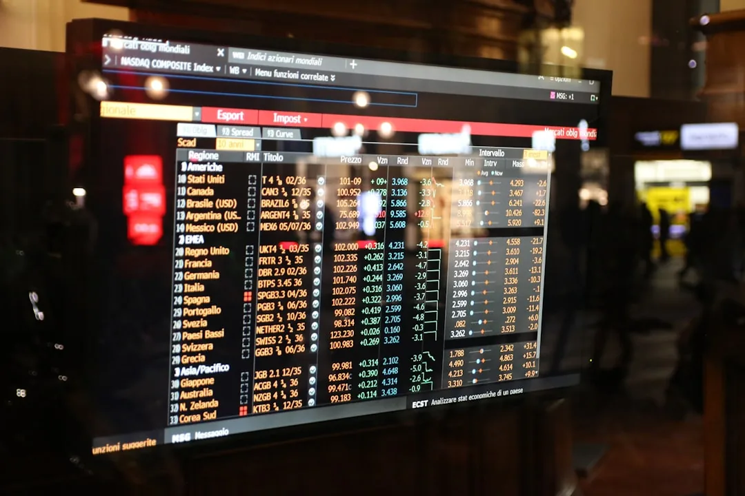 VGT versus QQQ — Vanguard Information Technology ETF compared with the Invesco Nasdaq-100 Trust